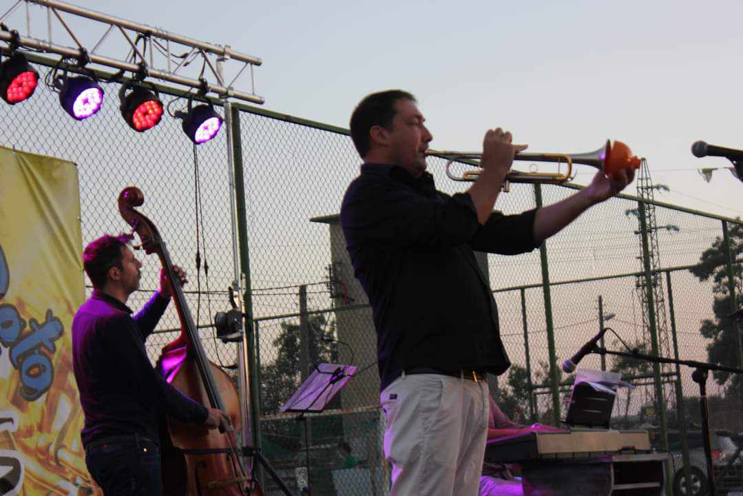 музиканти море