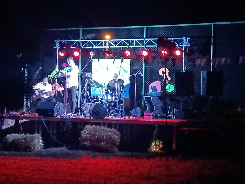 музиканти море