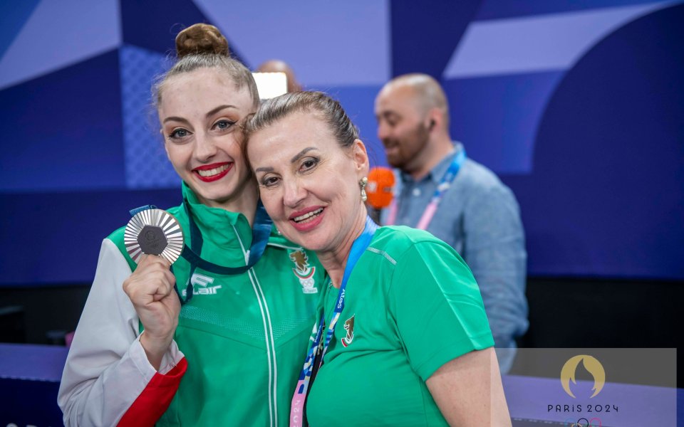 <!-- /157018629/Gong.b