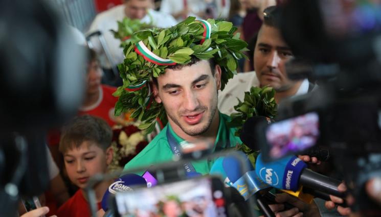 Семен Новиков Магомед Рамазанов - Шампионът Новиков каза каква е новата му голяма цел!