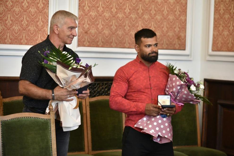 Кметът на Сливен Стефан Радев посрещна в сградата на Общината