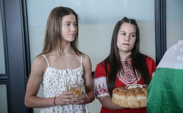 Златното момиче Магдалина Миневска беше една от първите които посрещнаха