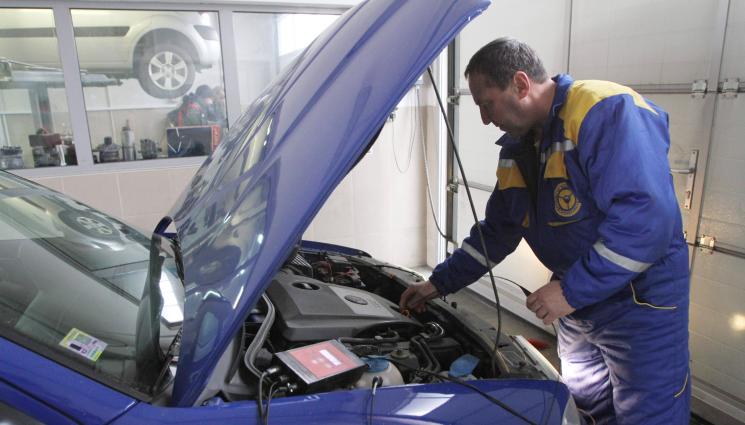 преглед кола - Голяма марка автомобили изтегля милиони бройки, имали проблем със спирачките