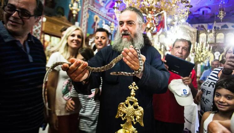 чудеса и вяра - ЧУДЕСА И ВЯРА: Змиите на Богородица от остров Кефалония (СНИМКА)