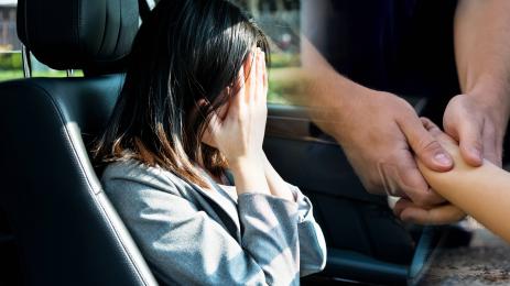 майка удари дъщеря си