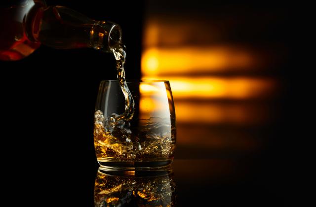 С около 5% ще скочи цената на алкохола, ако се