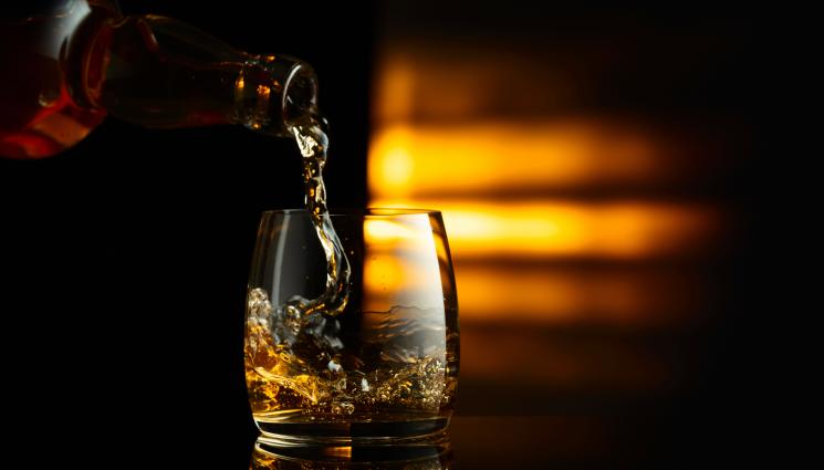 алкохол - Изпечени мошеници обраха до шушка