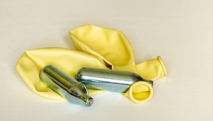 райски газ - РЕШЕНО: Райският газ остава извън списъците с наркотични вещества