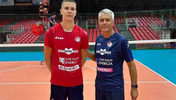 Христо Христов Андреа Анастази - Вижте как наше момче спасява отбора на италианска волейболна легенда