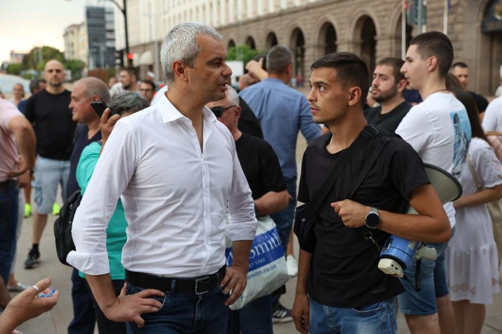 Протест и контрапротест относно промените, забраняващи ЛГБТ пропаганда в училища