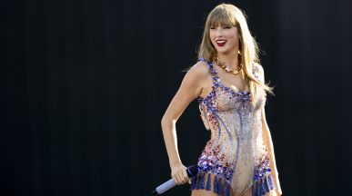 Taylor Swift получи персонализирана китара "Уембли"