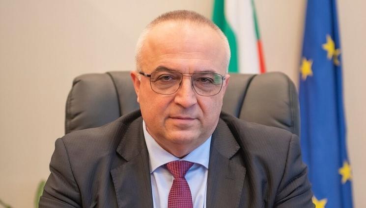 Иван Димитров КРС - АЗП настоява за незабавна оставка на председателя на КРС Иван Димитров!