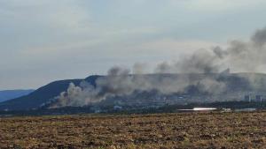 Пожар гори в складове на бившия ремонтен завод в Шумен