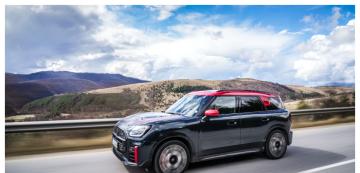 <p>MINI Countryman John Cooper Works</p>