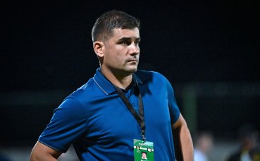 Рибарски има три мача да запази поста си в Крумовград