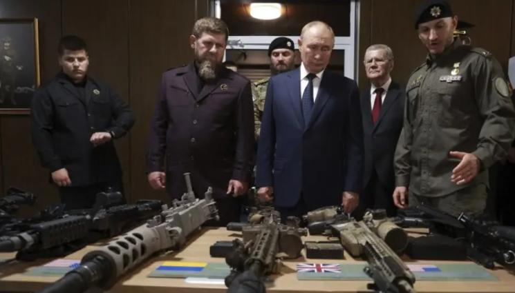 Владимир Путин Рамзан Кадиров - СРЕЩА В ЧЕЧЕНИЯ: Путин посети джамия в Грозни, Кадиров му показа оръжия