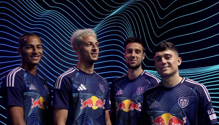 Илия Груев - Илия Груев влезе в ролята на модел (ВИДЕО)