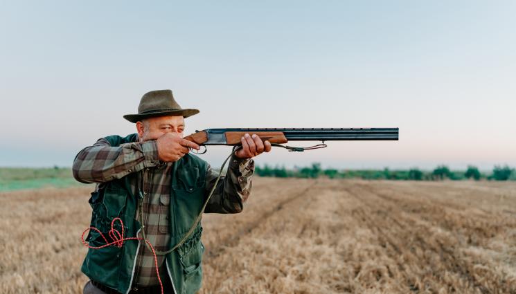 лов - СЛУКА: Ловджии чакат глигани мигранти!