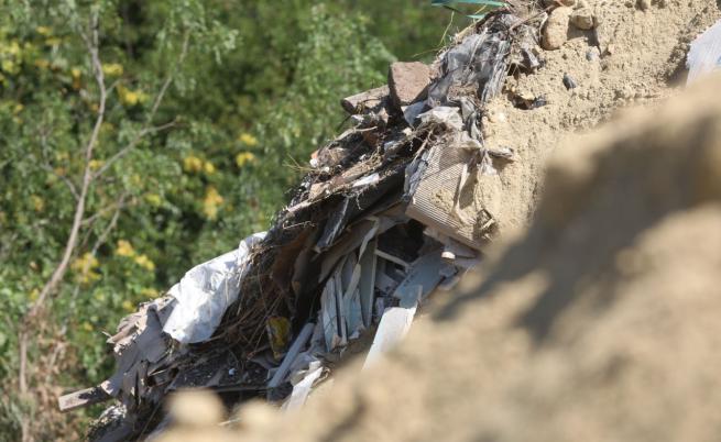 Нападнаха кмет на павликенско село, докато съставя акт за незаконно сметище