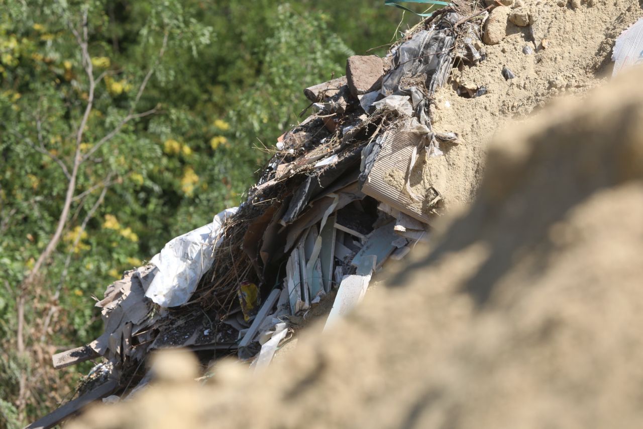 Нападнаха кмет на павликенско село, докато съставя акт за незаконно сметище