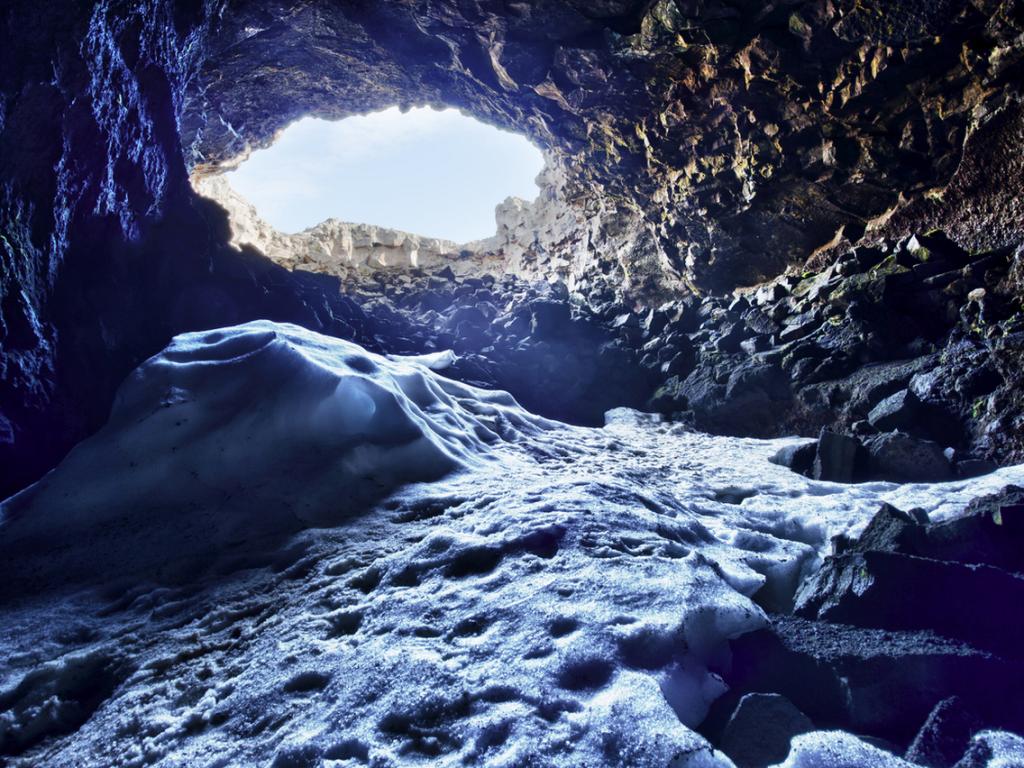 Около 930 г след Хр  в Исландия скоро след появата на