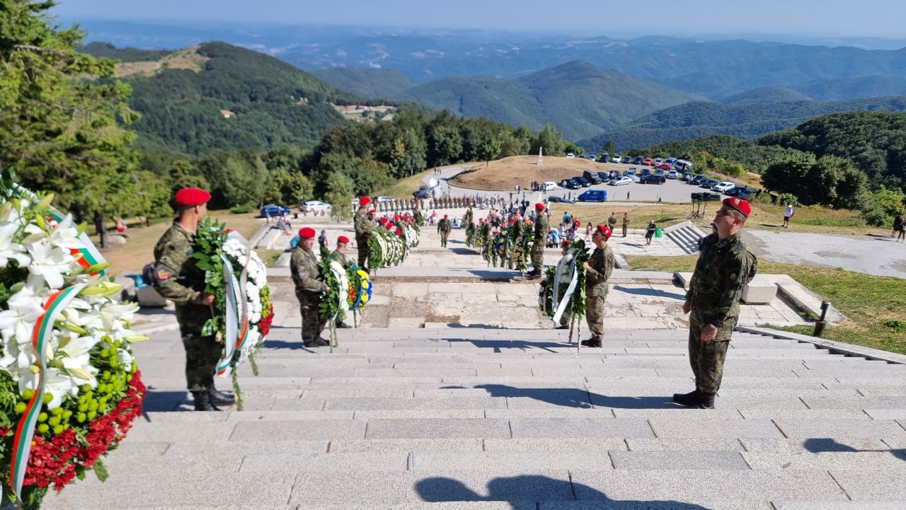 <p>Отбелязваме 147 години от Шипченската епопея. На връх Шипка ще се състои кулминацията на националните чествания, които започнаха на 19 август, съобщават от Община Габрово на страницата си, където е публикувана програмата за честванията.</p>