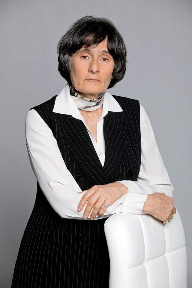 ЗДРАВКА ЕВТИМОВА