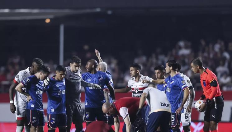 Искердо - АРИТМИЯ СПРЯ ЦЕЛИЯ ФУТБОЛ В УРУГВАЙ! Причината е