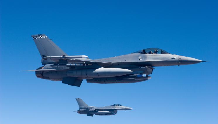 изтребители - Великобритания изпраща изтребители в Близкия изток!