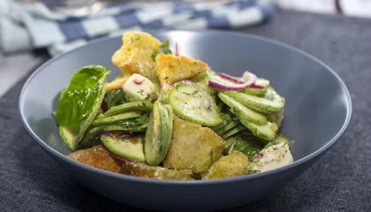 рецепта - БОНАПЕТИТНО: Вкусна и бърза панцанела с тиквички и сирене!