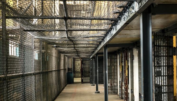 затвор - НАПЪЛНО ЗАСЛУЖЕНО: Осъдиха сина на филмова звезда на доживотен затвор (СНИМКА)