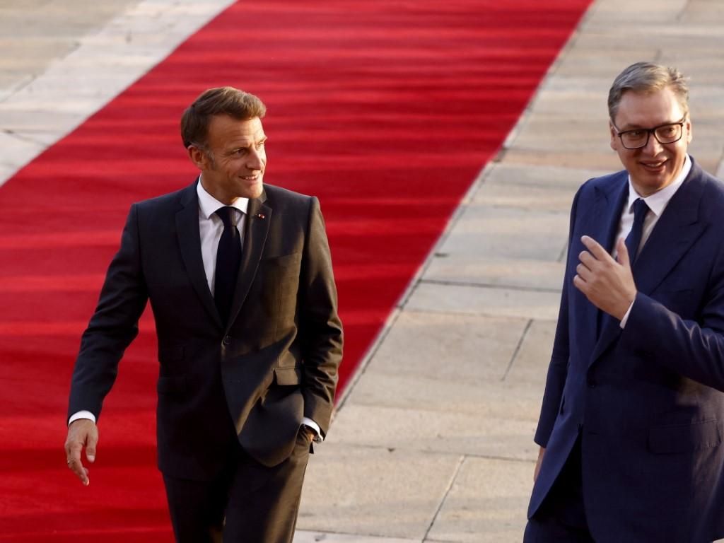 Сърбия подписа договор за закупуване на 12 многоцелеви изтребителя Рафал