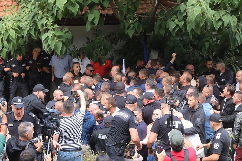  конфликти Бояна Доган 