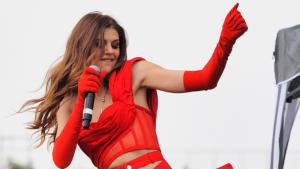 Михаела Филева посреща лятото с новата си песен Слънцето пак