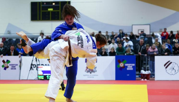 Наадие Жафар - Надие Жаафар се класира пета на Световното първенство по джудо за кадети в Перу
