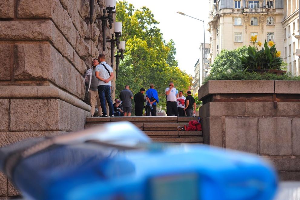 Първи чакащи за регистрация пред ЦИК. Регистрацията на партиите започва
