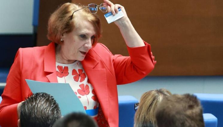 Искра Михайлова - ПРЕДИЗБОРНО: ДПС-то на Пеевски влиза в коалиция с две партии!