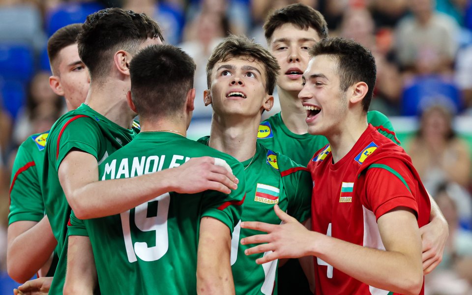 България U20 в битката за медалите на Евроволей