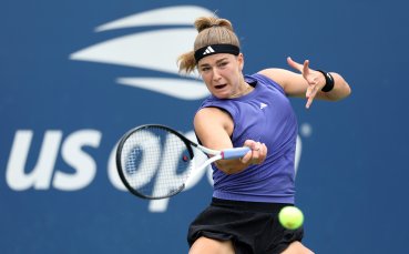 Каролина Мухова се класира за полуфиналите на US Open