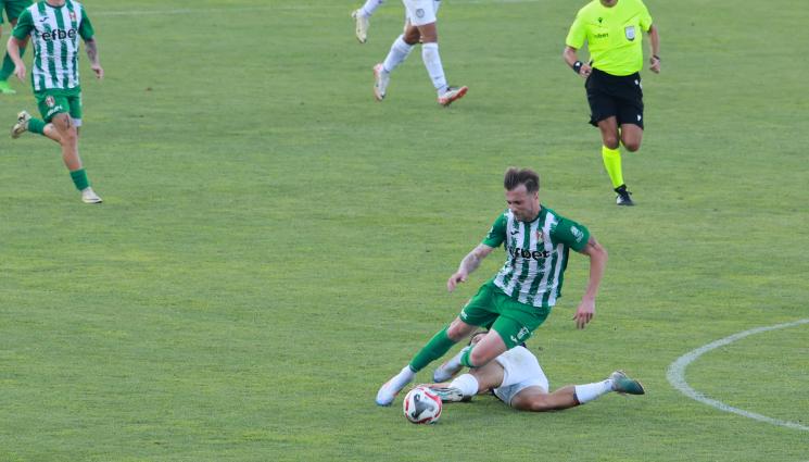 Втора лига - Янтра и Добруджа останаха в подножието на върха във Втора лига след равенство в директния мач