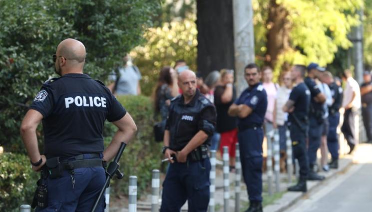 рязане дървета София Опълченска - Полиция пази дървосекачите на 100-годишни дървета в София (СНИМКИ)