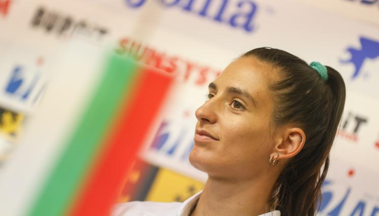 Стефани Стоева - Стефани Стоева падна на четвъртфиналите на единично жени на турнир по бадминтон в Любляна