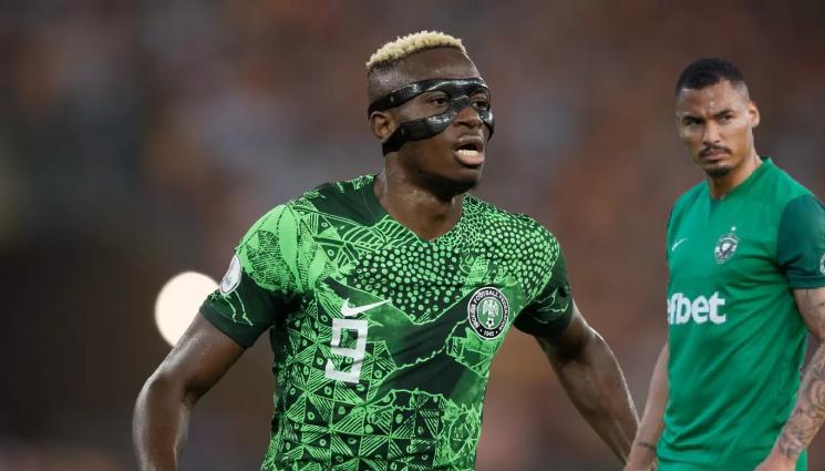 Виктор Осимен - Осимен и Лукман разнебитиха ритали и ритащи защитници в България (ВИДЕО)