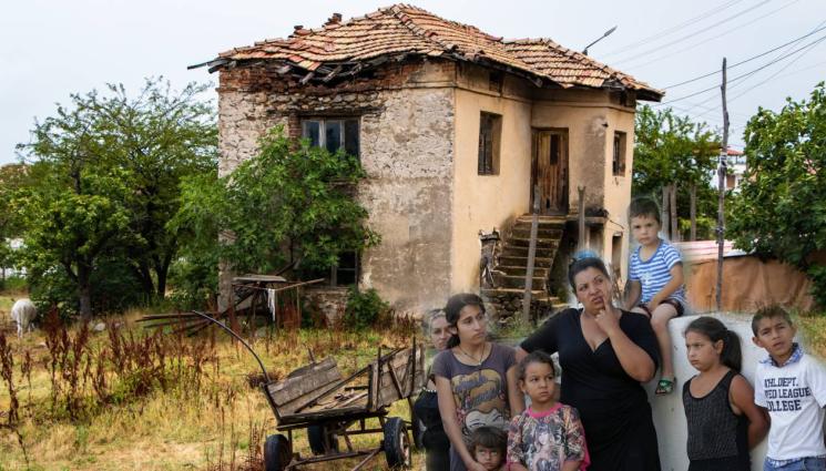 ромска къща - САМО У НАС: 1200 души живеят в къща, която е празна!