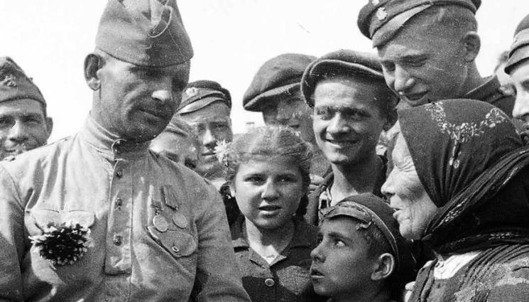 червена армия - ОГЛАСИХА ЖЕРТВИТЕ НА СЪВЕТСКАТА ОКУПАЦИЯ: Червената армия убила 120 души у нас!