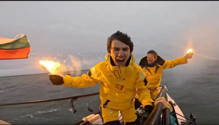 Иванови - Баща и син Иванови прекосиха успешно и Северния ледовит океан само с гребна лодка