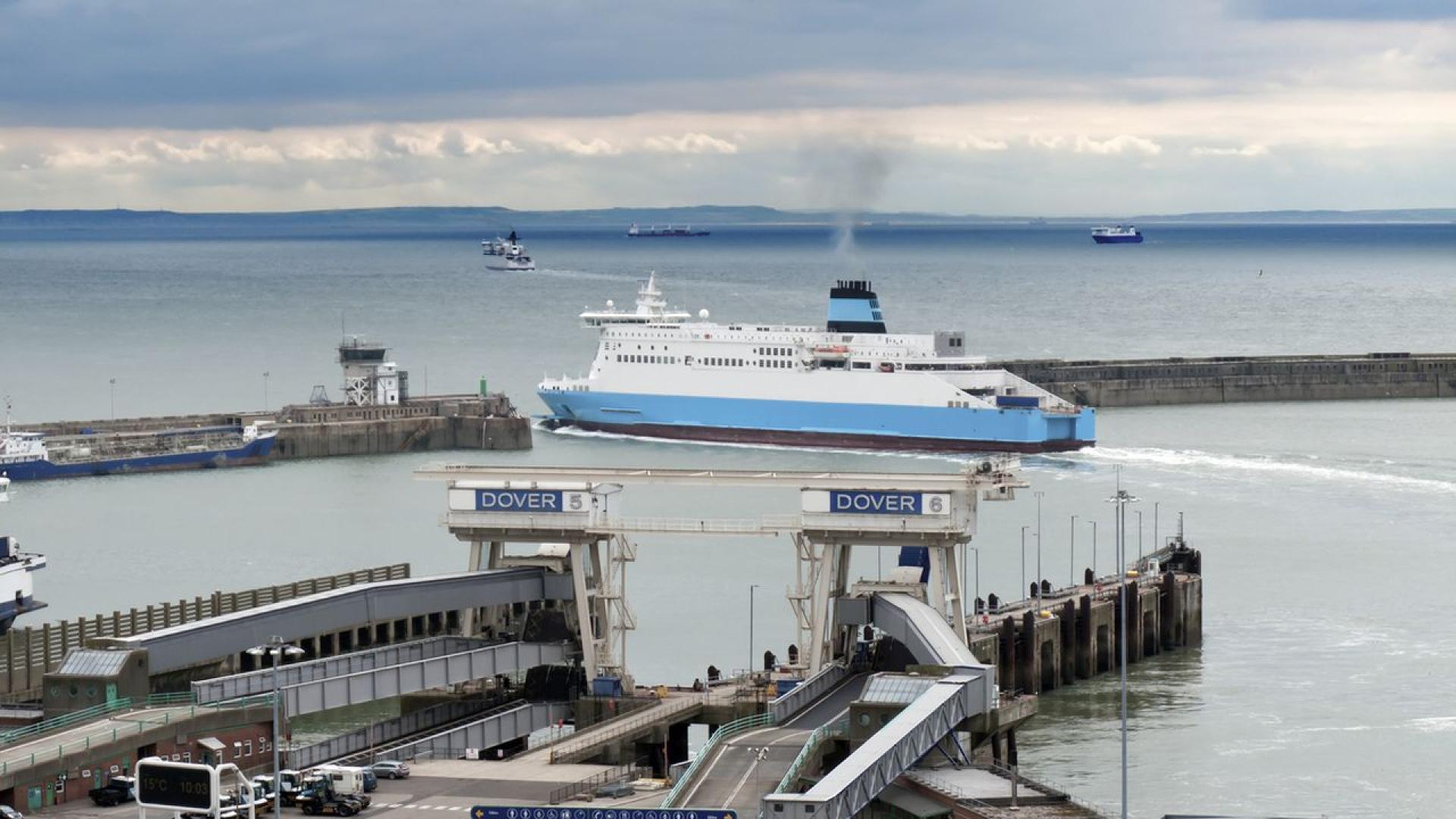 Гръцките власти ще пристъпят незабавно към изграждането на пристанище за