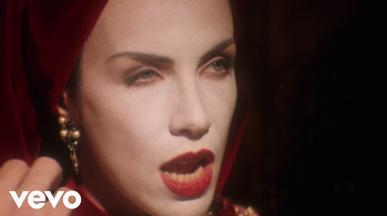 Annie Lennox - WALKING ON BROKEN GLASS