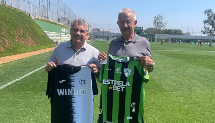 Христо Крушарски Америка Минейро - Христо Крушарски ВИП-гост на Америка Минейро. Локо Пловдив ще си разменя играчи с бразилския клуб