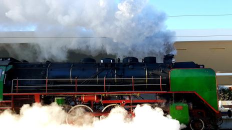 парен локомотив влак